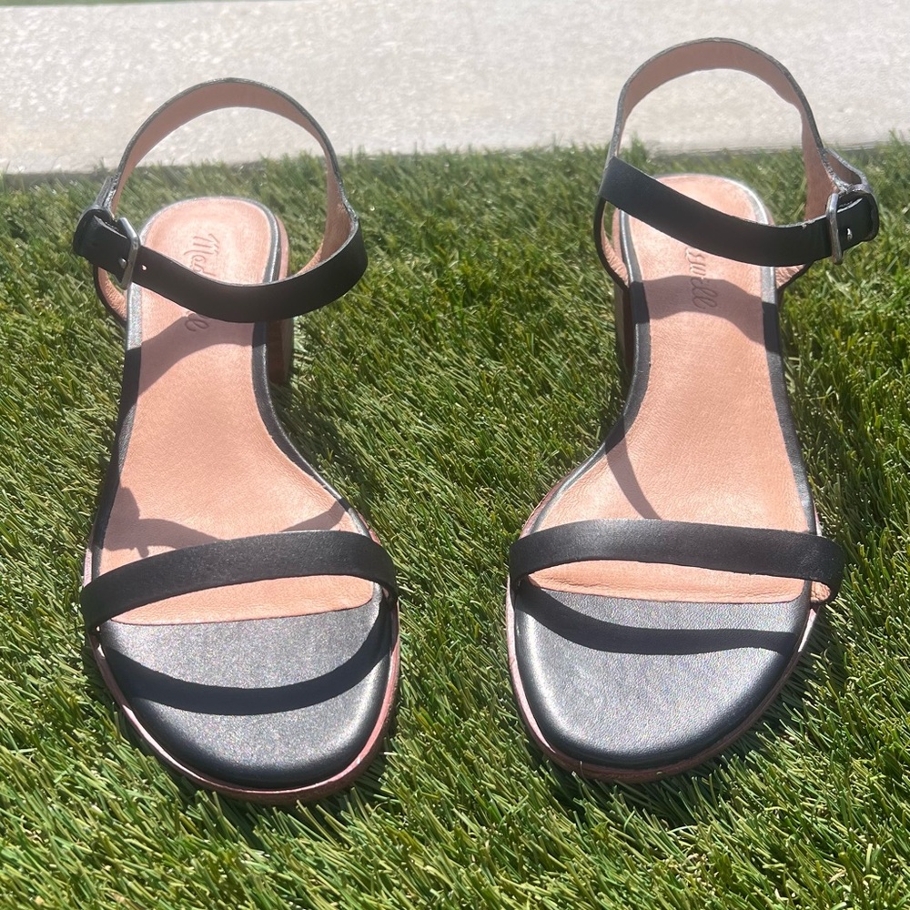 The Louise Sandal in Leather
